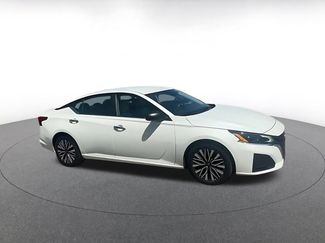 Used 2025 Nissan Altima 2.5 SV FWD video 2