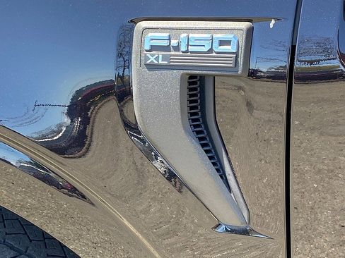 Used 2022 Ford F150 XL w/ Equipment Group 101A High AWD/4WD image 12