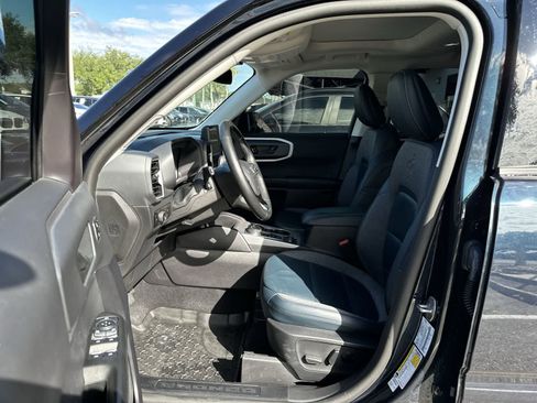 Used 2023 Ford Bronco Sport Outer Banks w/ Tech Package AWD/4WD image 2
