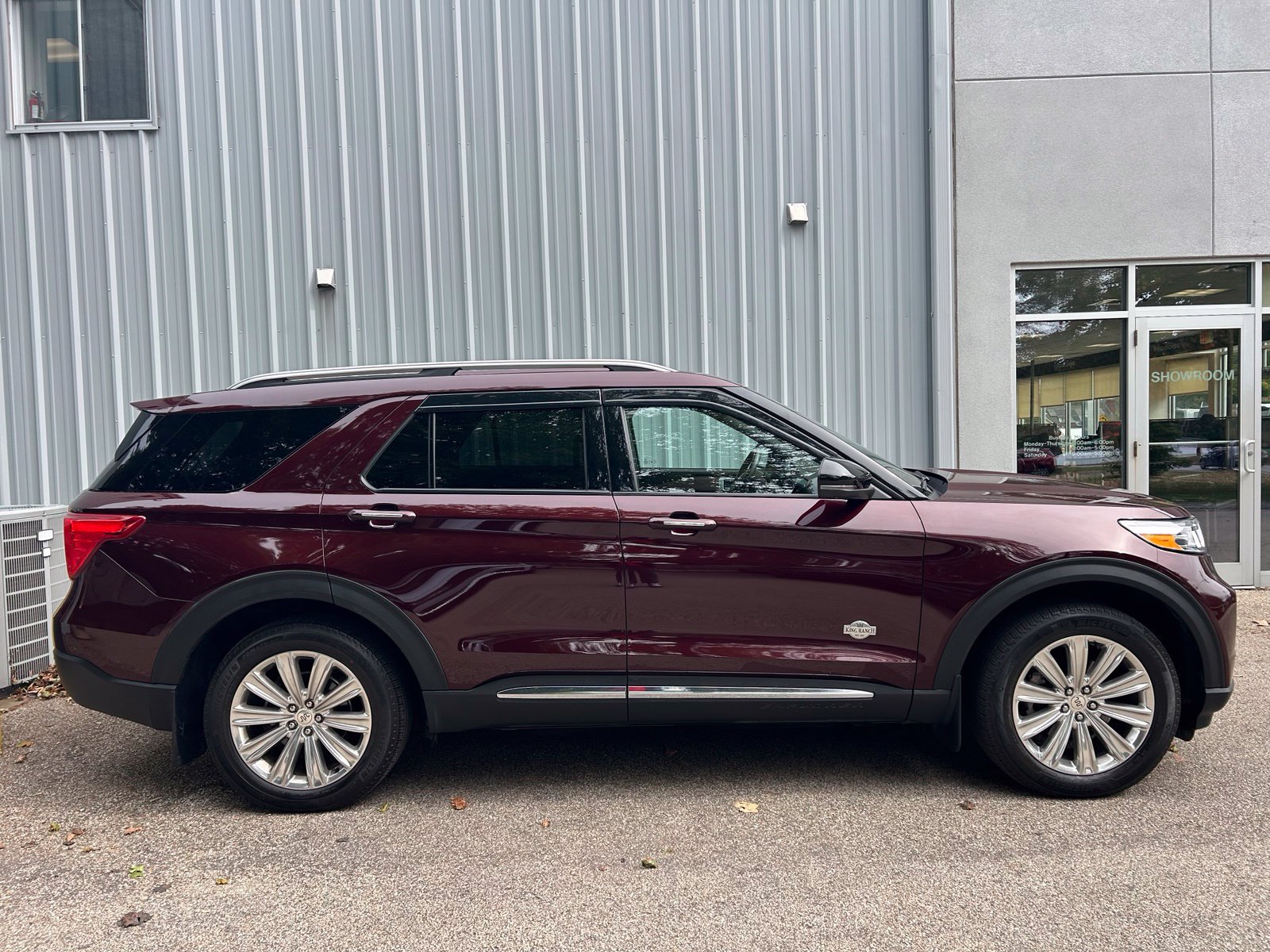 Used 2022 Ford Explorer King Ranch w/ Class IV Trailer Tow Package AWD/4WD image 4