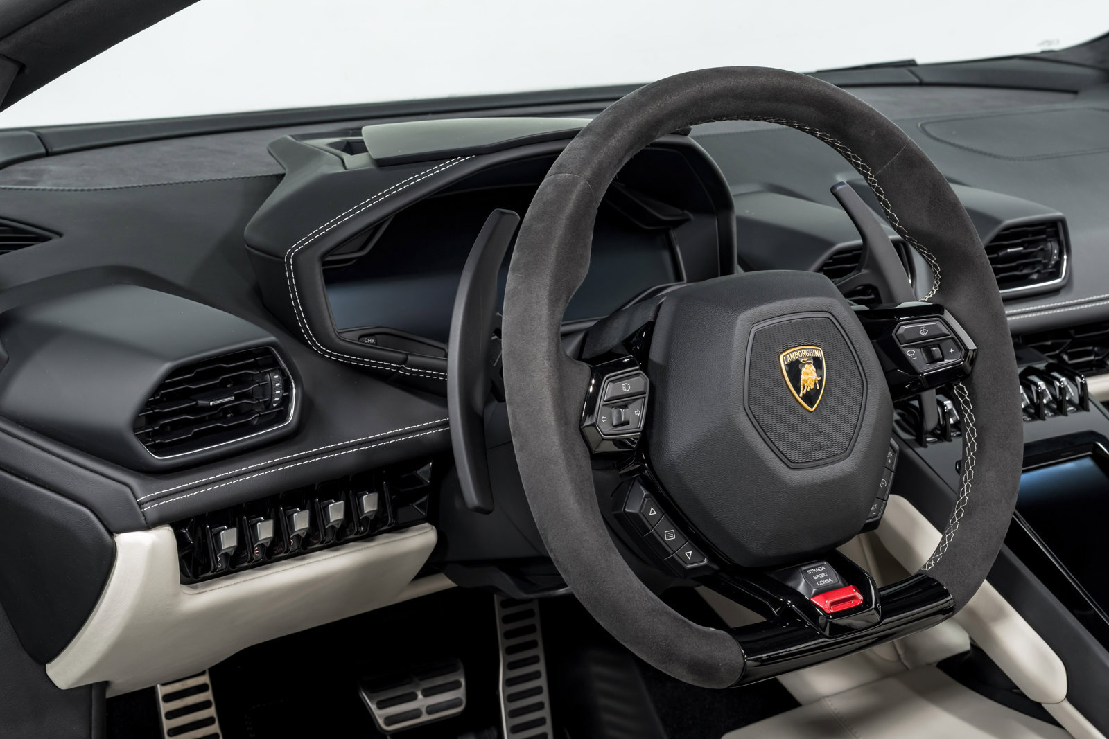 Used 2022 Lamborghini Huracan EVO RWD image 13