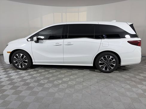 Used 2025 Honda Odyssey Elite image 4
