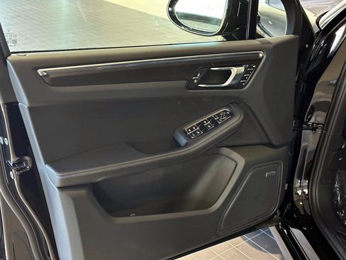 New 2026 Porsche Macan GTS image 16