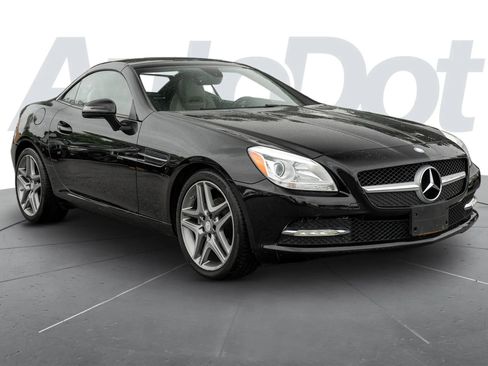 Used 2014 Mercedes-Benz SLK 250 w/ Premium Package image 8