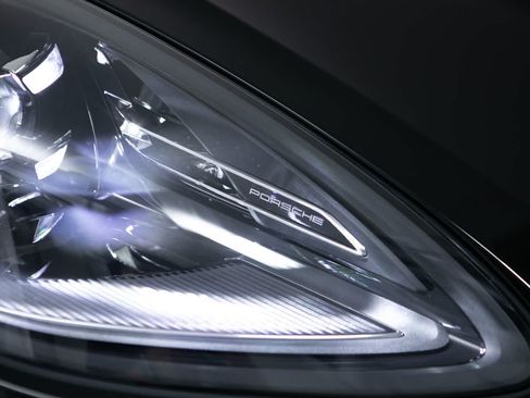 New 2026 Porsche Macan AWD/4WD image 16