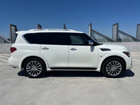 Used 2016 INFINITI QX80 4WD w/ Deluxe Technology Package image 5