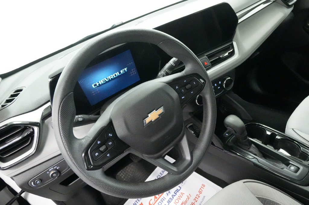 Used 2024 Chevrolet TrailBlazer LS FWD image 12