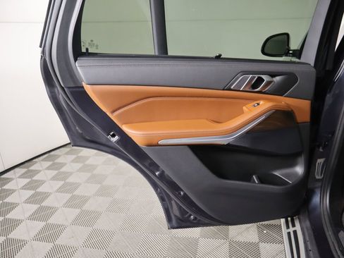 Used 2022 BMW X5 xDrive40i w/ Executive Package image 27