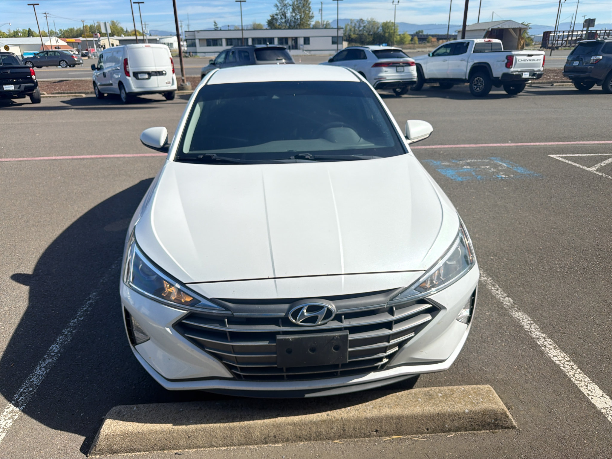 Used 2020 Hyundai Elantra SEL w/ Cargo Package (C1) FWD image 2