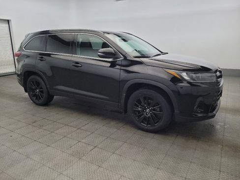 Used 2019 Toyota Highlander SE image 11