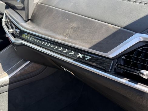 Used 2023 BMW X7 xDrive40i w/ Climate Comfort Package AWD/4WD image 21