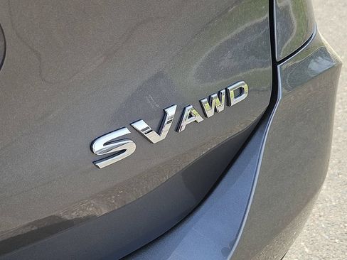 Used 2018 Nissan Rogue SV AWD/4WD image 12