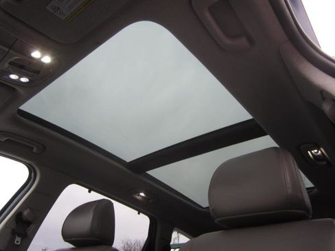 Used 2020 Hyundai Santa Fe SEL w/ Convenience + Premium Package image 10