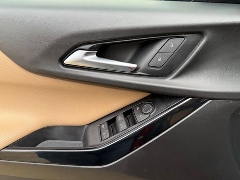 Used 2025 Chevrolet Equinox ACTIV image 27