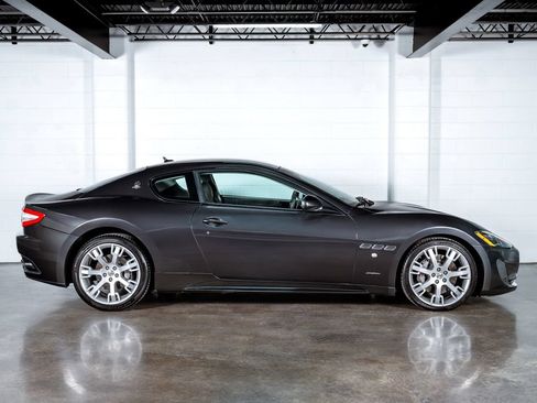 Used 2013 Maserati GranTurismo Sport RWD image 2