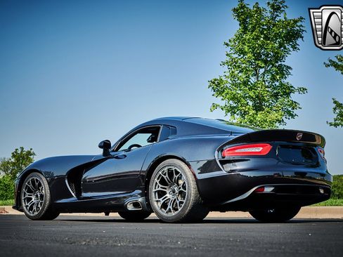Used 2013 SRT Viper GTS w/ GTS Laguna Interior Pkg image 4
