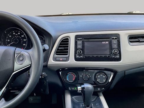 Used 2021 Honda HR-V LX image 7