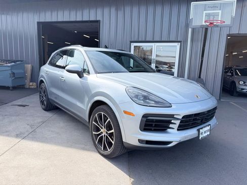 Used 2020 Porsche Cayenne image 1