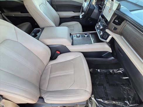 Used 2024 Ford Expedition Limited AWD/4WD image 20