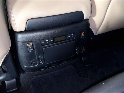 Used 2019 Nissan Armada Platinum w/ Captain's Chairs Package RWD image 30