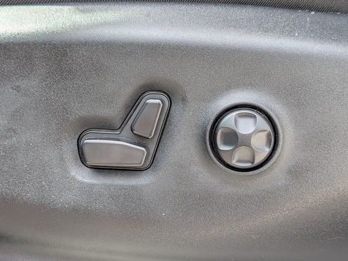 Used 2023 Chrysler Pacifica Limited FWD image 20