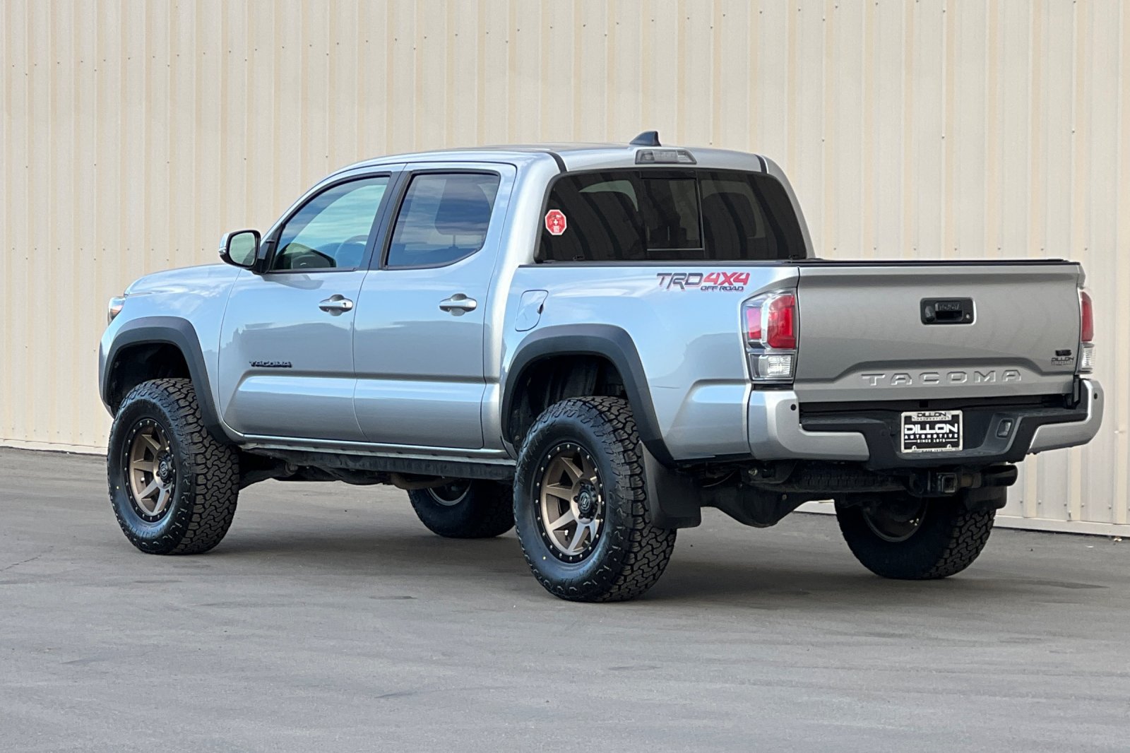 Used 2022 Toyota Tacoma TRD Off-Road AWD/4WD image 9