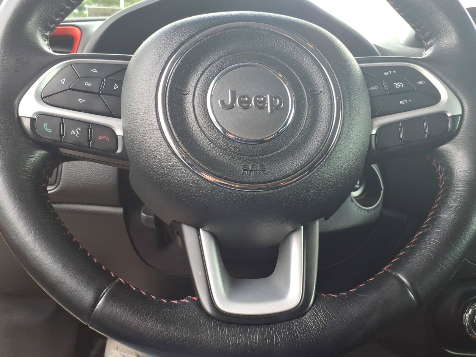Used 2016 Jeep Renegade Trailhawk AWD/4WD image 11