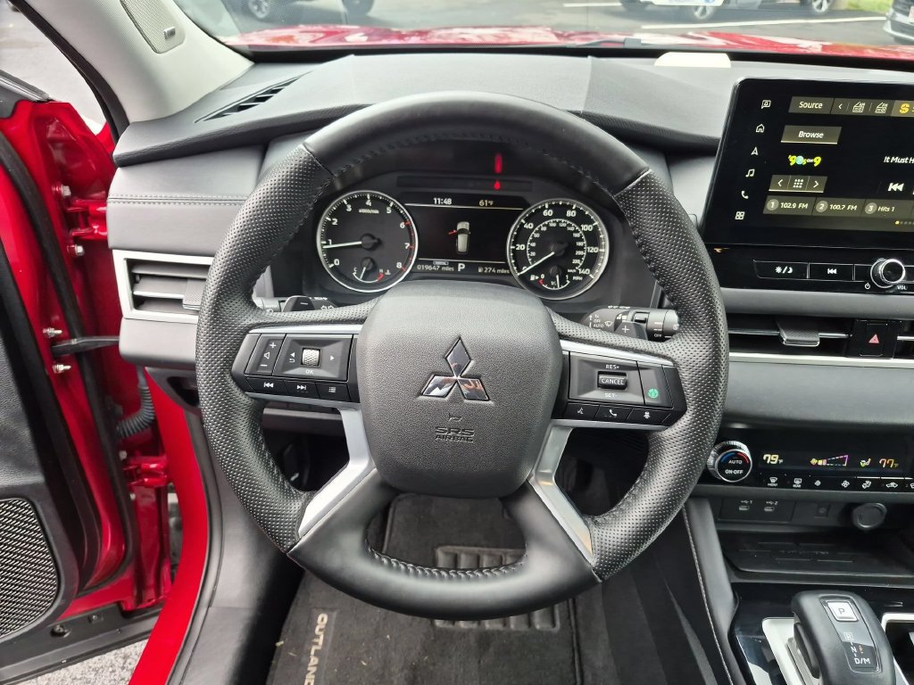Used 2025 Mitsubishi Outlander SE AWD/4WD image 23