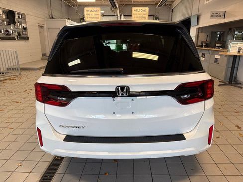 Used 2026 Honda Odyssey EX-L image 4