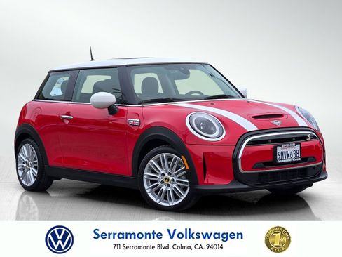 Used 2024 MINI Cooper SE image 1