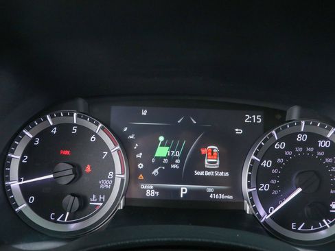 Used 2023 Toyota Highlander XLE AWD/4WD image 16