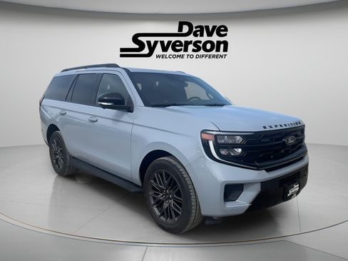 New 2026 Ford Expedition Platinum w/ Stealth Appearance Package AWD/4WD image 3