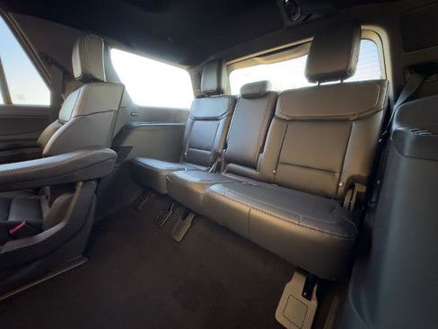 New 2025 Ford Expedition Platinum w/ Stealth Appearance Package image 33