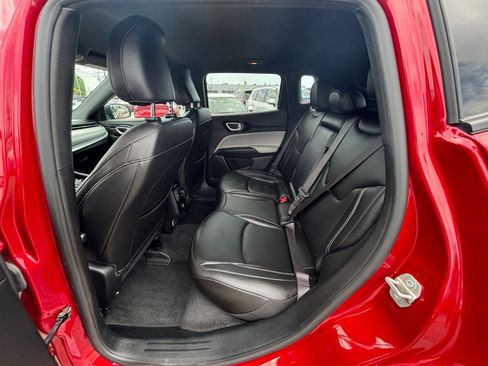 Used 2025 Jeep Compass Limited AWD/4WD image 29