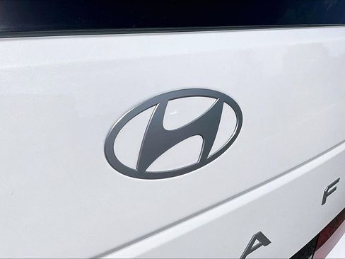 Used 2025 Hyundai Santa Fe Limited FWD image 8