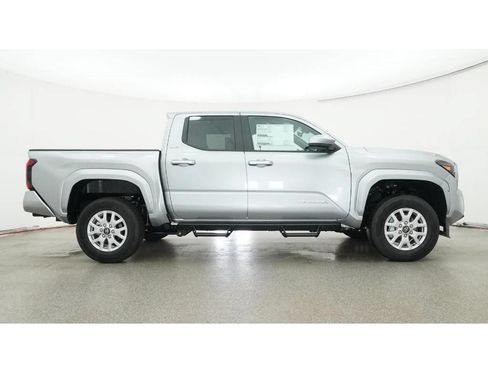 New 2026 Toyota Tacoma SR5 AWD/4WD image 27