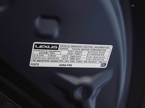 Used 2025 Lexus RX 350h image 32