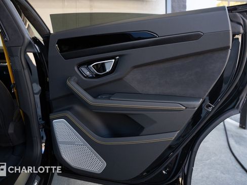 Used 2024 Lamborghini Urus S image 36