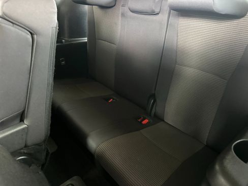 Used 2024 Toyota Highlander LE AWD/4WD image 14