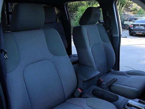 Used 2019 Nissan Frontier SV AWD/4WD image 25