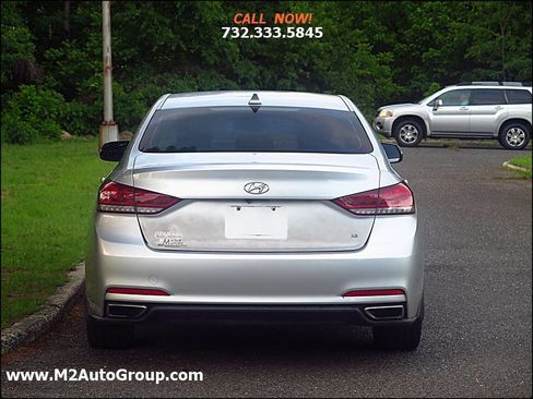 Used 2015 Hyundai Genesis 3.8 image 19
