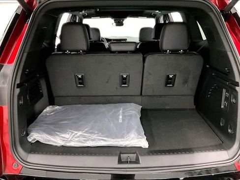 Used 2025 GMC Acadia Denali w/ Super Cruise Package image 40