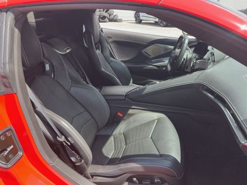Used 2024 Chevrolet Corvette Stingray Preferred Cpe w/ Battery Protection Package RWD image 33