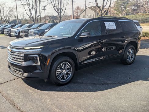 New 2026 Chevrolet Traverse LT w/ Driver Confidence Package FWD image 3