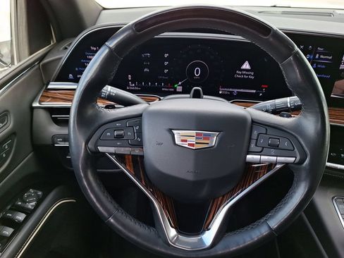 Used 2023 Cadillac Escalade ESV Premium Luxury AWD/4WD image 17