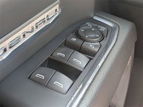 Used 2022 GMC Sierra 1500 Denali w/ Denali Reserve Package image 23