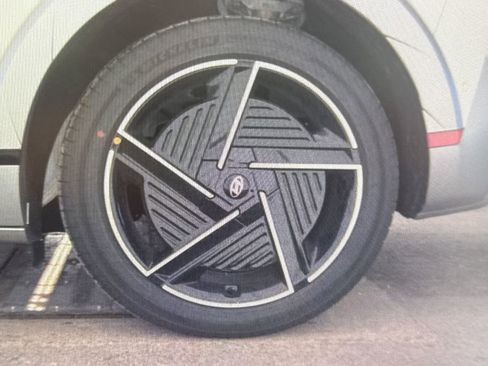 Used 2026 Hyundai Ioniq 5 Limited image 9