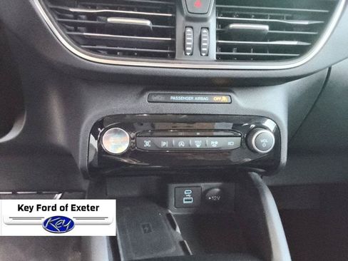 Used 2023 Ford Escape Platinum AWD/4WD image 35