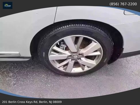 Used 2014 Nissan Pathfinder Platinum w/ Cargo Package image 11