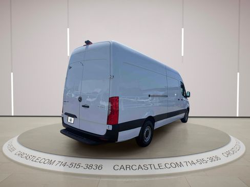 Used 2021 Mercedes-Benz Sprinter 2500 image 5